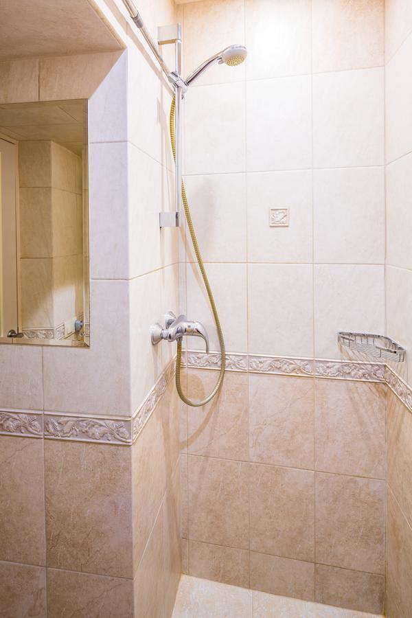 Apartment Krakivska 15 Lviv Exteriör bild